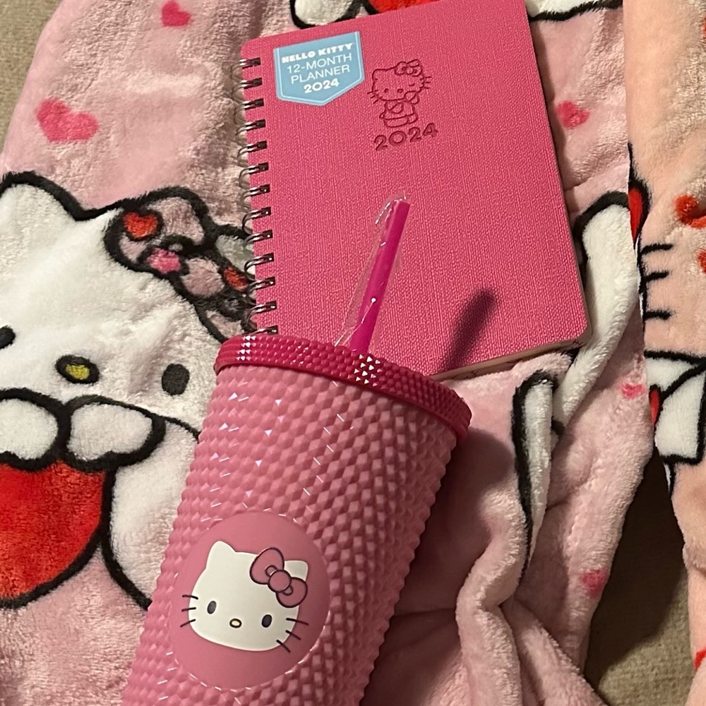 Hello kitty blanket bundle